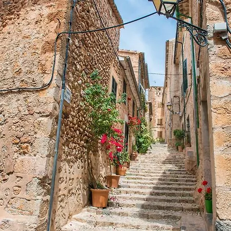 Circe Villa *